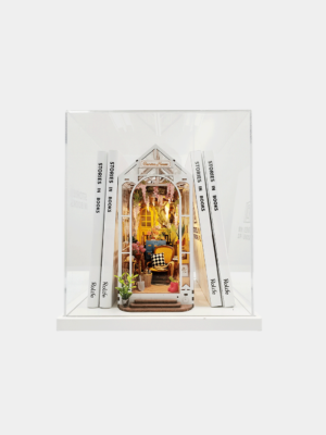 Greenhouse display showcase